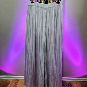 Elegant Pleated Wide-Leg Pants